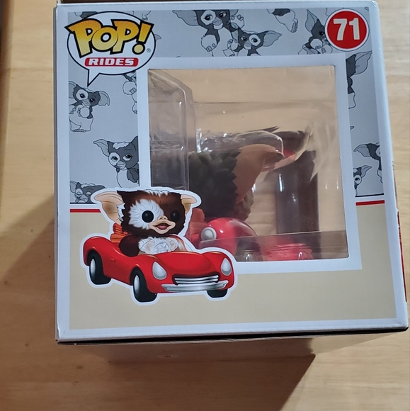 Funko POP RIDES!  GIZMO IN RED CAR #71  Gremlins  Hot Topic NEW NIB - Picture 6 of 6